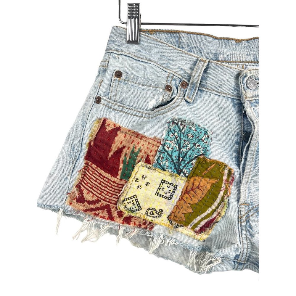 Levis 501 colorful patch work cut off button fly shorts sz 30 - Picture 3 of 10